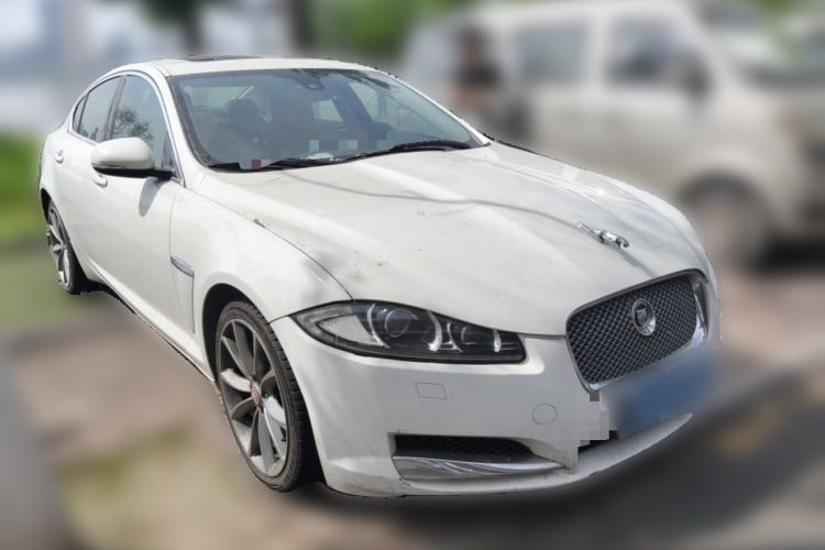 Used Jaguar XF 2013 XF 2.0T Luxury Edition Front Right 45 Deg
