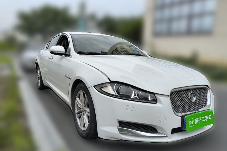 Used Jaguar XF 2013 XF 2.0T Luxury Edition Front Right 45 Deg