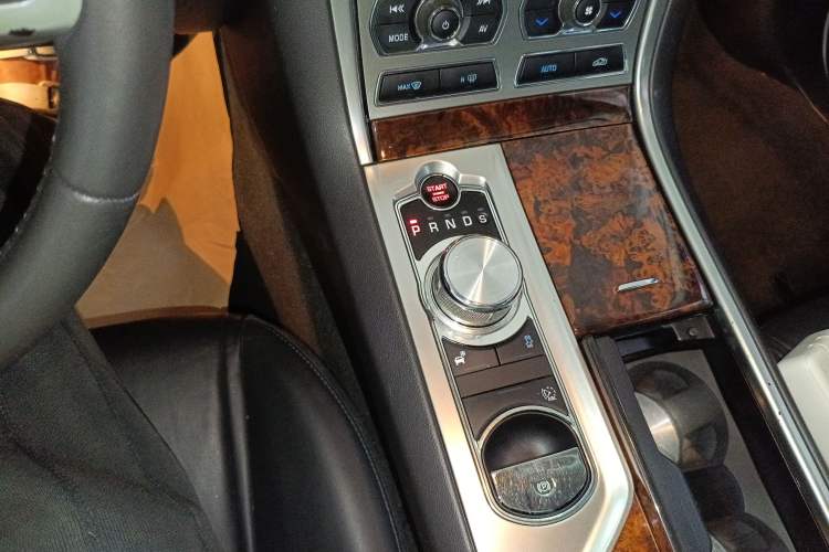 Used Jaguar XF 2013 XF 2.0T Cambridge Limited Edition Gear Lever