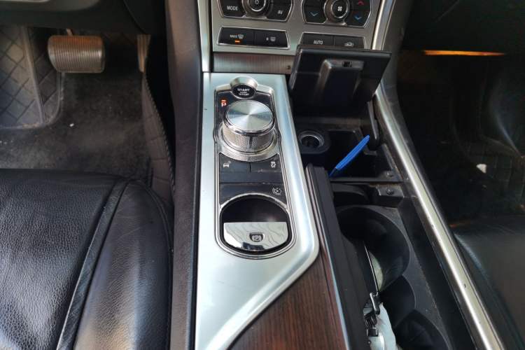 Used Jaguar XF 2013 XF 2.0T Luxury Edition Gear Lever