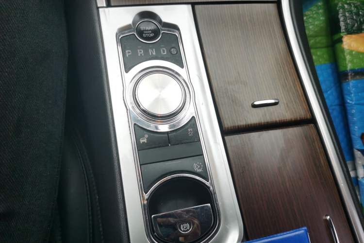 Used Jaguar XF 2013 XF 2.0T Luxury Edition Gear Lever