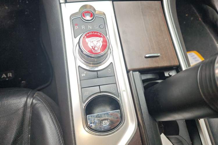 Used Jaguar XF 2013 XF 3.0 SC Prestige Edition Gear Lever
