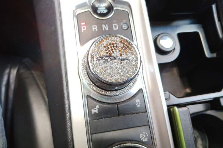 Used Jaguar XF 2013 XF 2.0T Luxury Edition Gear Lever