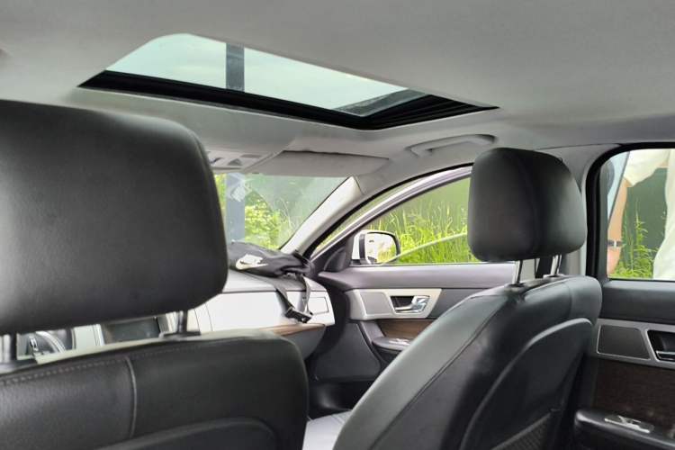 Used Jaguar XF 2013 XF 2.0T Luxury Edition Headliner