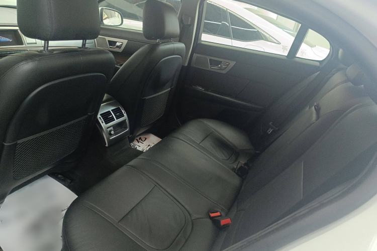 Used Jaguar XF 2013 XF 2.0T Luxury Edition Interior 1