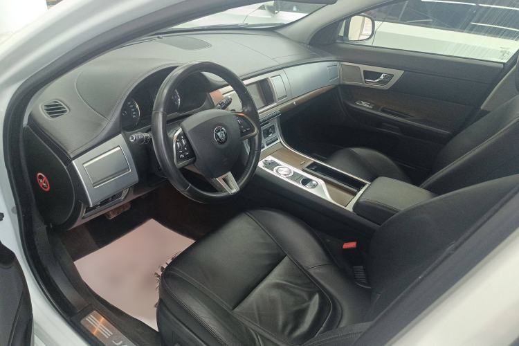 Used Jaguar XF 2013 XF 2.0T Luxury Edition Interior 2