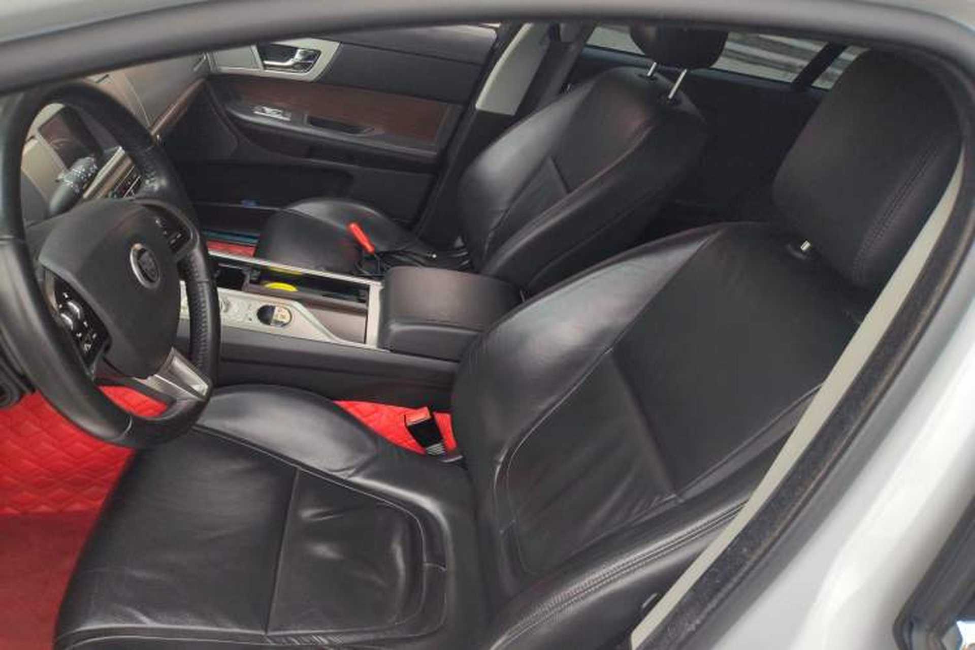 Used Jaguar XF 2013 XF 2.0T Luxury Edition Left Front Seat