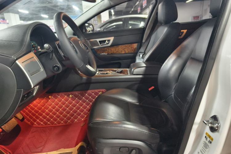 Used Jaguar XF 2013 XF 2.0T Luxury Edition Left Front Seat