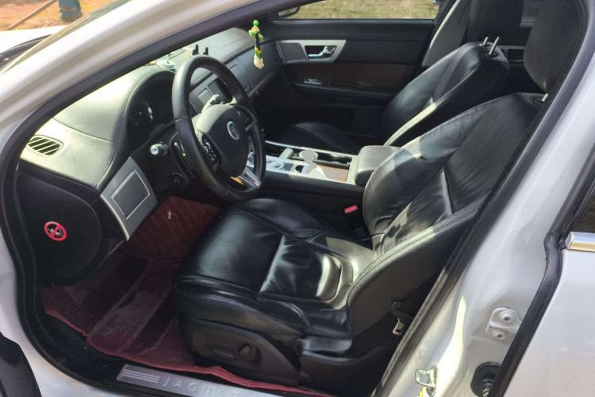 Used Jaguar XF 2013 XF 2.0T Luxury Edition Left Front Seat