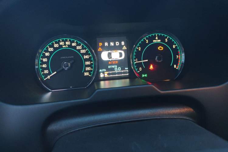Used Jaguar XF 2013 XF 3.0 SC Prestige Edition Odometer Close Up