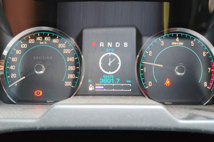 Used Jaguar XF 2013 XF 2.0T Luxury Edition Odometer Close Up