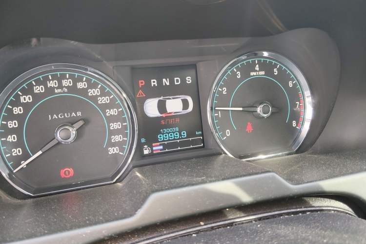 Used Jaguar XF 2013 XF 2.0T Luxury Edition Odometer Close Up