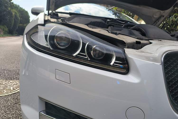 Used Jaguar XF 2013 XF 3.0 SC Prestige Edition Right Front Headlight