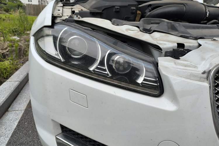 Used Jaguar XF 2013 XF 2.0T Luxury Edition Right Front Headlight