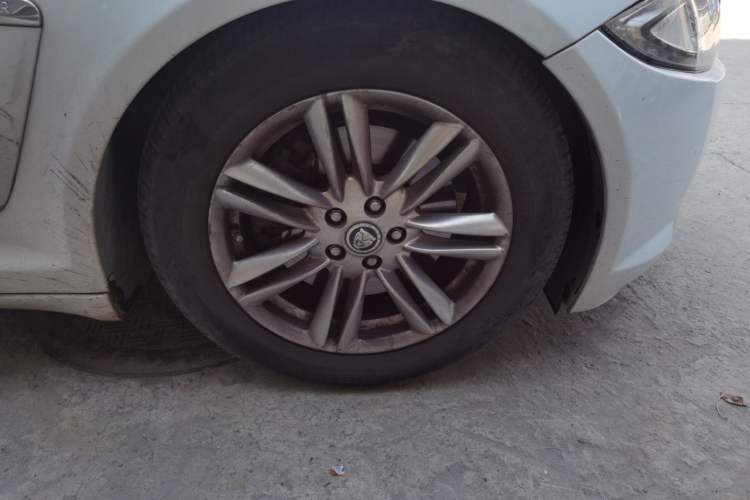 Used Jaguar XF 2013 XF 2.0T Luxury Edition Right Front Wheel Hub