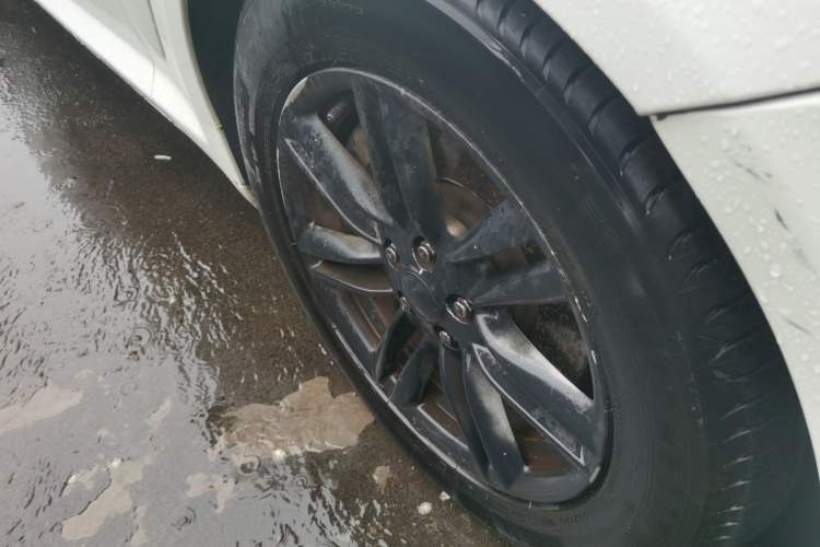 Used Jaguar XF 2013 XF 2.0T Luxury Edition Right Front Wheel Hub