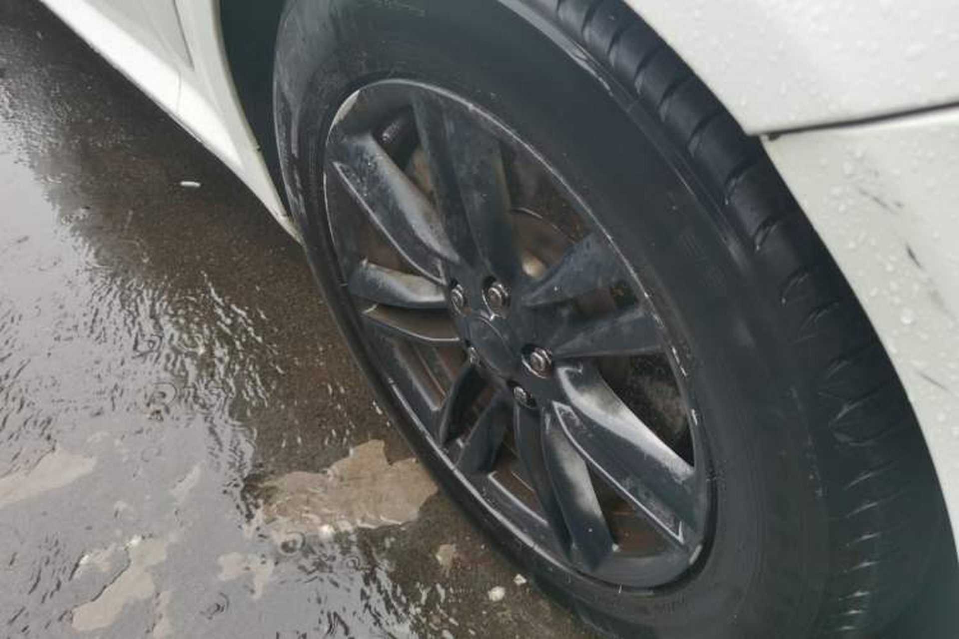 Used Jaguar XF 2013 XF 2.0T Luxury Edition Right Front Wheel Hub