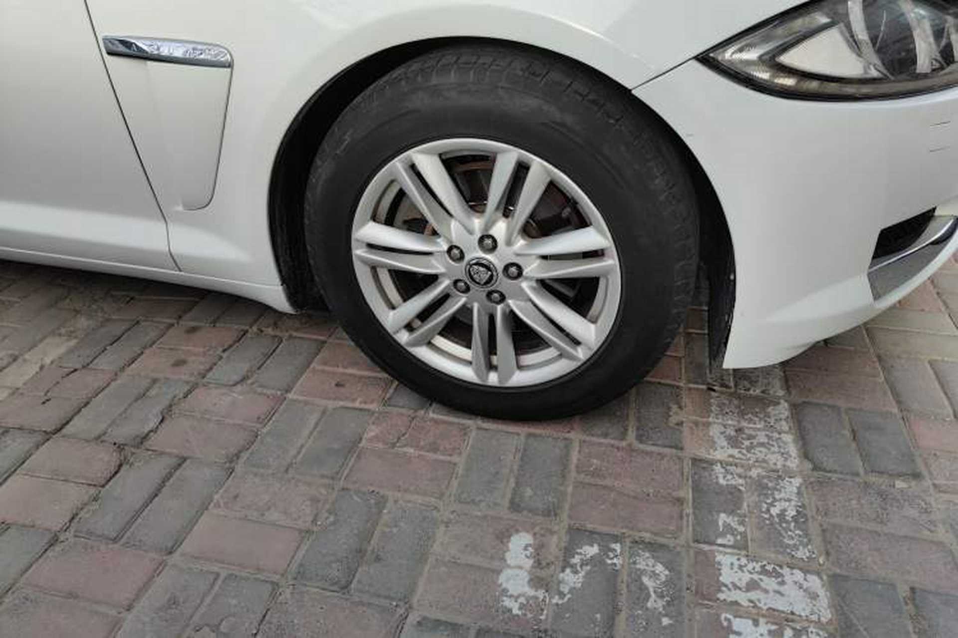 Used Jaguar XF 2013 XF 2.0T Luxury Edition Right Front Wheel Hub