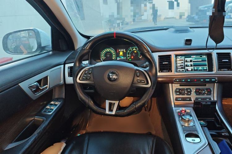 Used Jaguar XF 2013 XF 3.0 SC Prestige Edition Steering Wheel