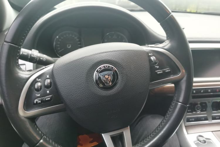 Used Jaguar XF 2013 XF 2.0T Luxury Edition Steering Wheel