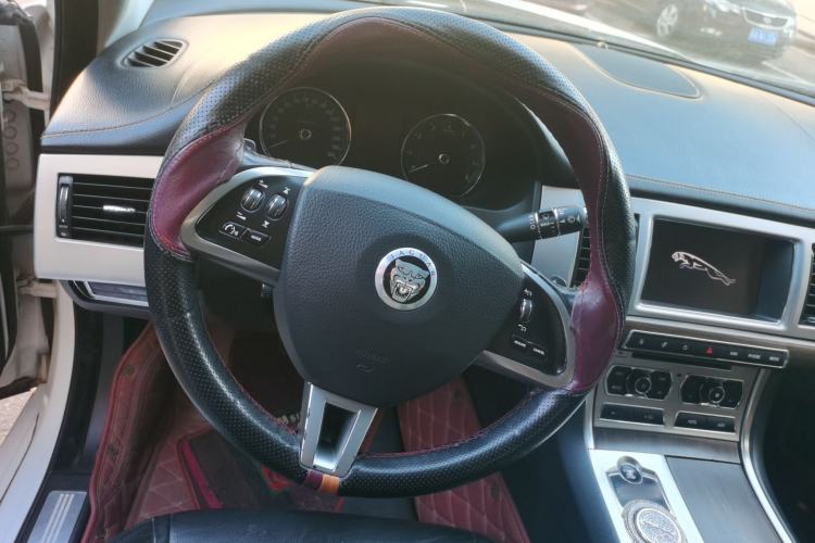 Used Jaguar XF 2013 XF 2.0T Luxury Edition Steering Wheel