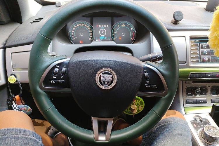 Used Jaguar XF 2013 XF 2.0T Luxury Edition Steering Wheel