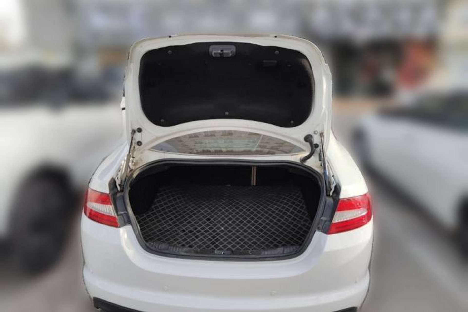 Used Jaguar XF 2013 XF 2.0T Luxury Edition Trunk