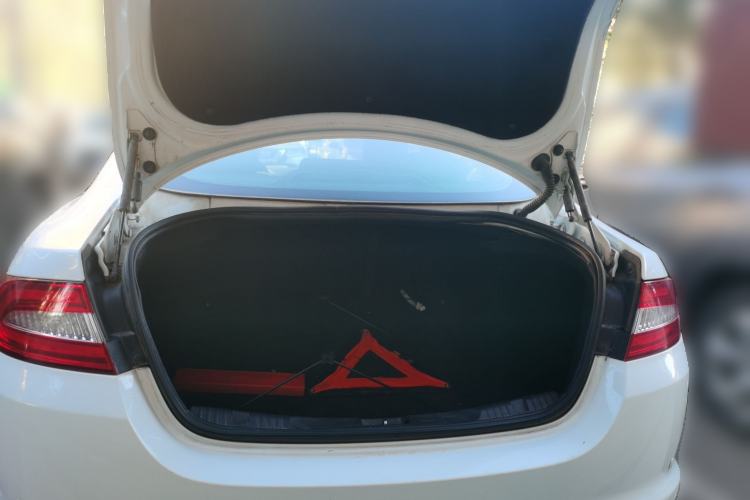 Used Jaguar XF 2013 XF 2.0T Luxury Edition Trunk