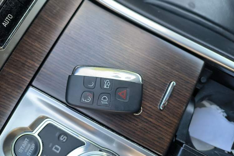 Used Jaguar XF 2013 XF 3.0 SC Prestige Edition Vehicle Key