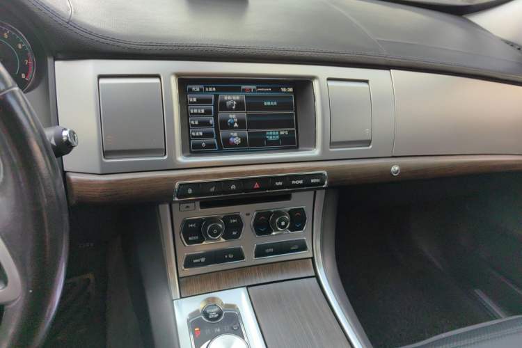 Used Jaguar XF 2014 XF 3.0 SC Luxury Edition Audio And AC Panel