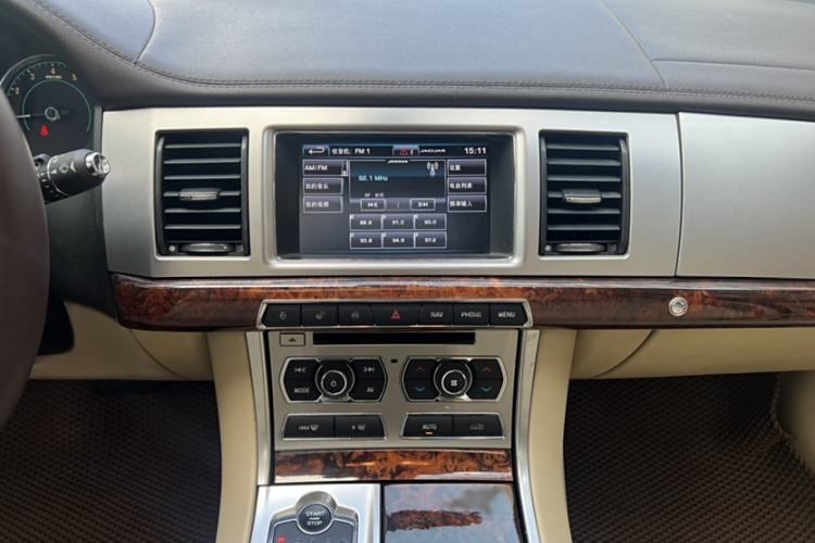 Used Jaguar XF 2014 XF 2.0T Luxury Edition Audio And AC Panel