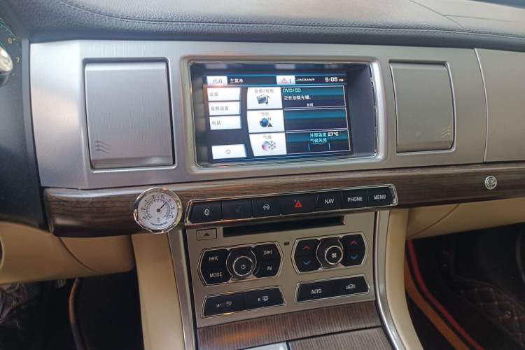 Used Jaguar XF 2014 XF 2.0T Prestige Edition Audio And AC Panel