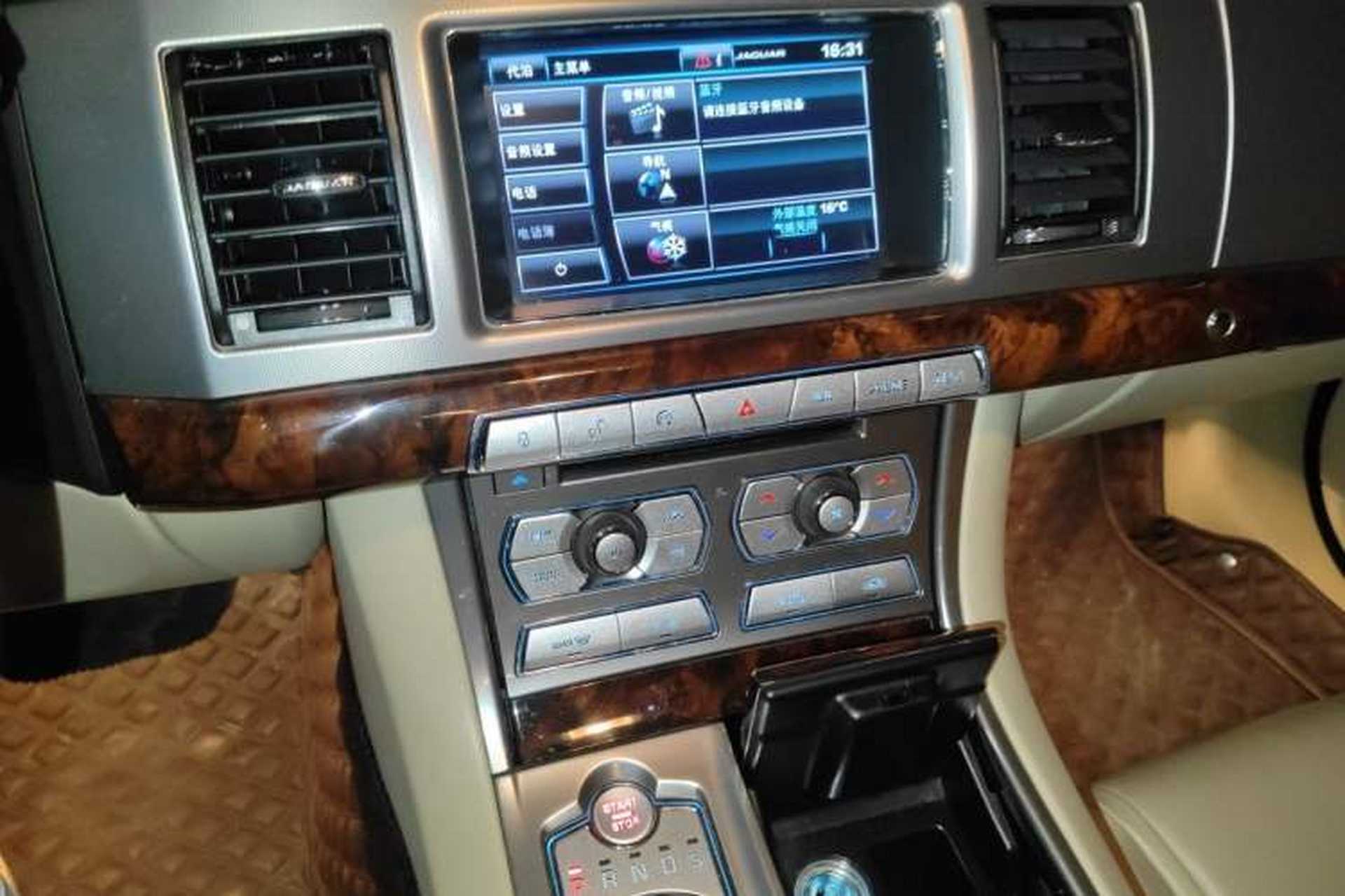 Used Jaguar XF 2014 XF 2.0T Luxury Edition Audio And AC Panel