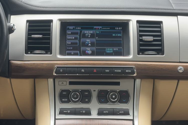 Used Jaguar XF 2014 XF 2.0T Prestige Edition Audio And AC Panel