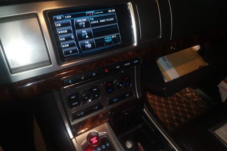 Used Jaguar XF 2014 XF 2.0T Luxury Edition Audio And AC Panel