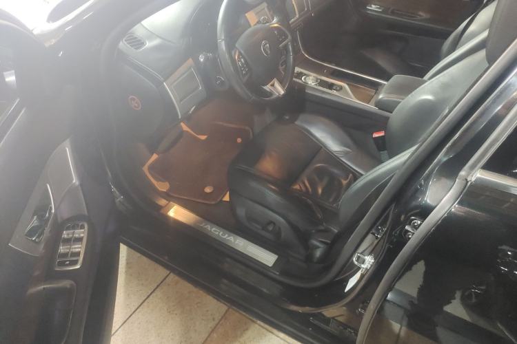 Used Jaguar XF 2014 XF 2.0T Prestige Edition Driver Seat