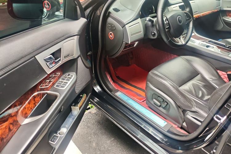 Used Jaguar XF 2014 XF 2.0T Luxury Edition Driver Seat