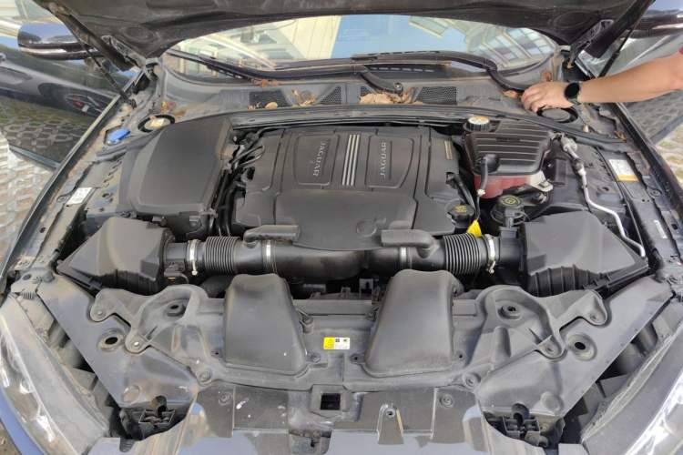 Used Jaguar XF 2014 XF 3.0 SC Luxury Edition Engine Bay