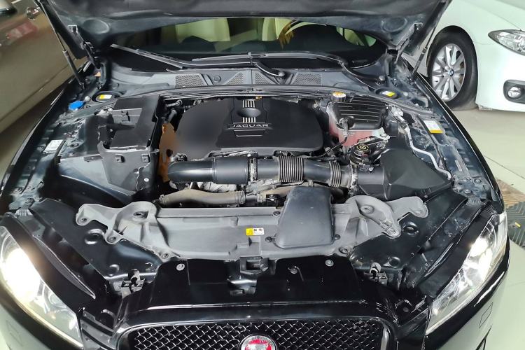 Used Jaguar XF 2014 XF 2.0T Luxury Edition Engine Bay