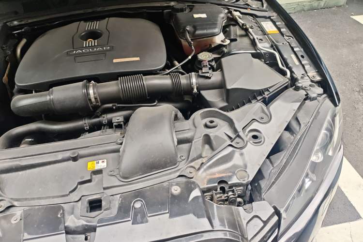 Used Jaguar XF 2014 XF 2.0T Luxury Edition Engine Bay Left
