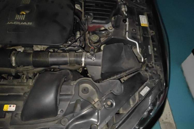 Used Jaguar XF 2014 XF 2.0T Luxury Edition Engine Bay Left