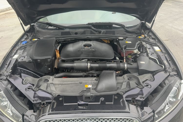 Used Jaguar XF 2014 XF 2.0T Prestige Edition Engine Bay
