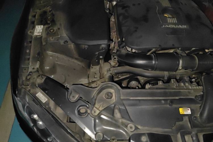 Used Jaguar XF 2014 XF 2.0T Luxury Edition Engine Bay Right