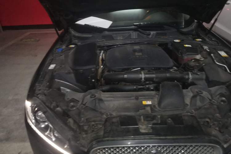 Used Jaguar XF 2014 XF 2.0T Luxury Edition Engine Bay Right