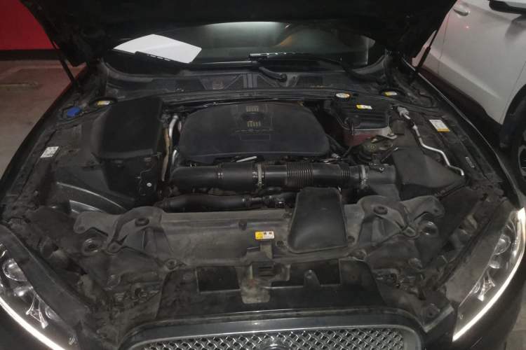 Used Jaguar XF 2014 XF 2.0T Luxury Edition Engine Bay