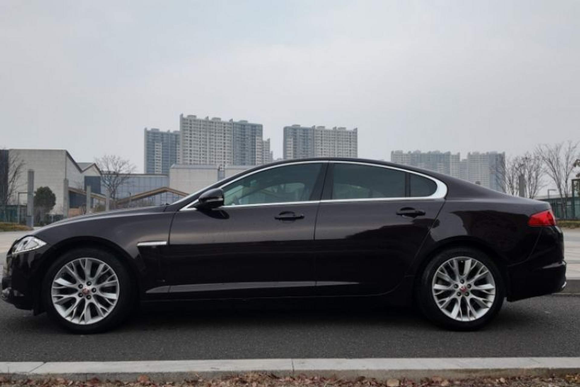 Used Jaguar XF 2014 XF 2.0T Luxury Edition Exterior 2