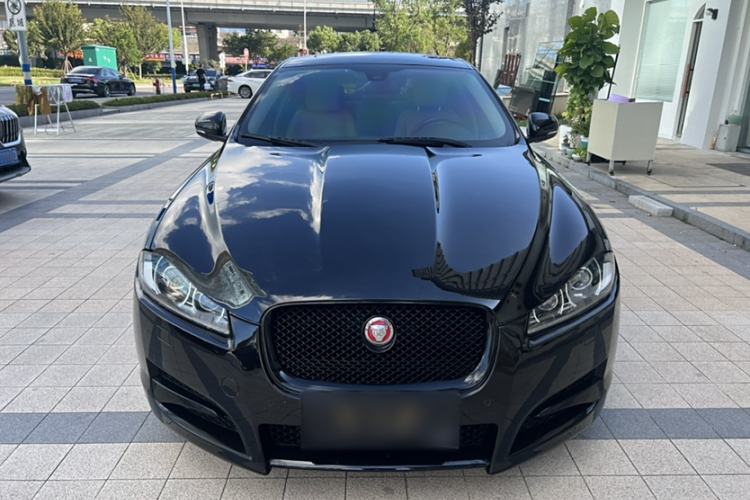 Used Jaguar XF 2014 XF 2.0T Luxury Edition Exterior 5
