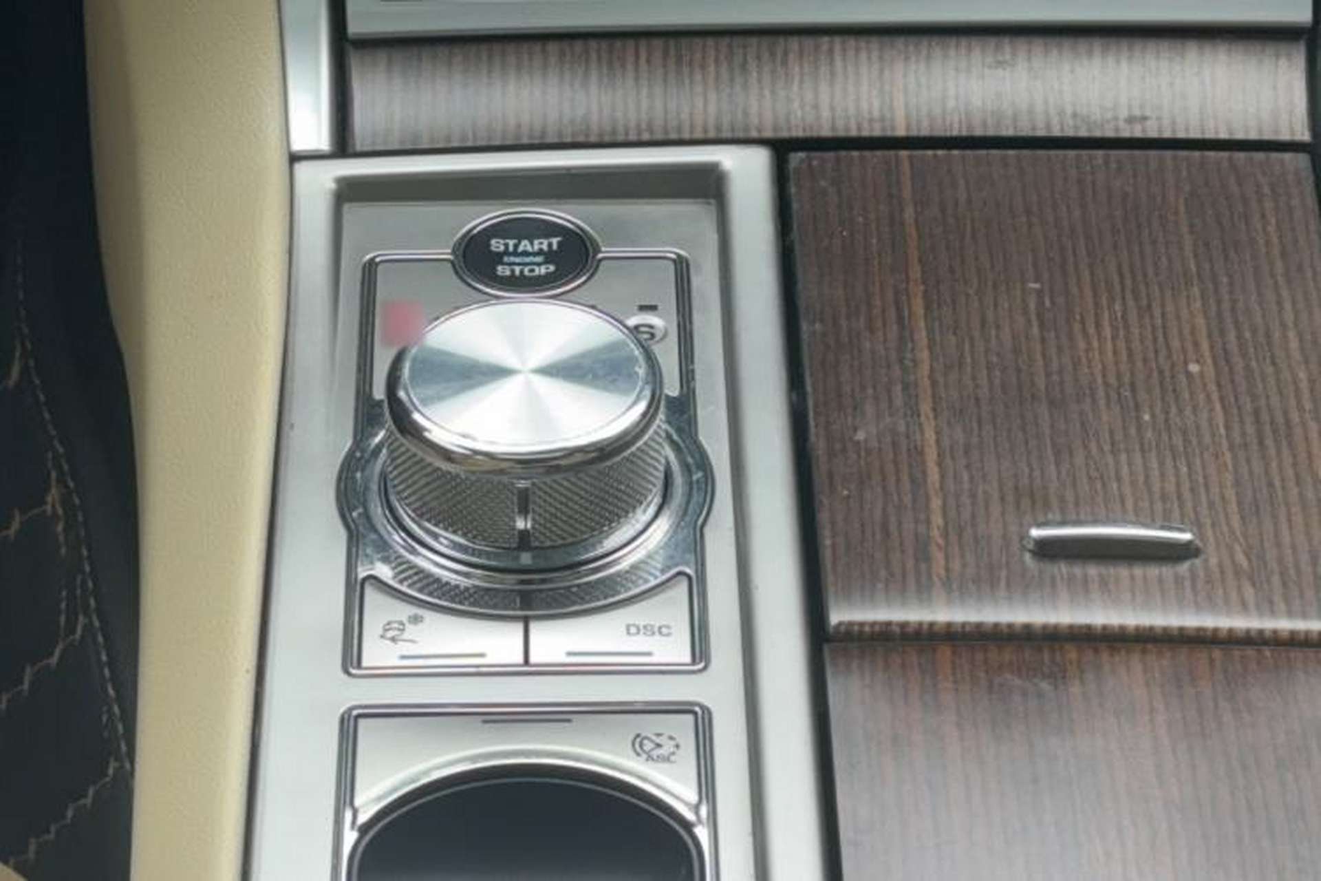 Used Jaguar XF 2014 XF 2.0T Prestige Edition Gear Lever