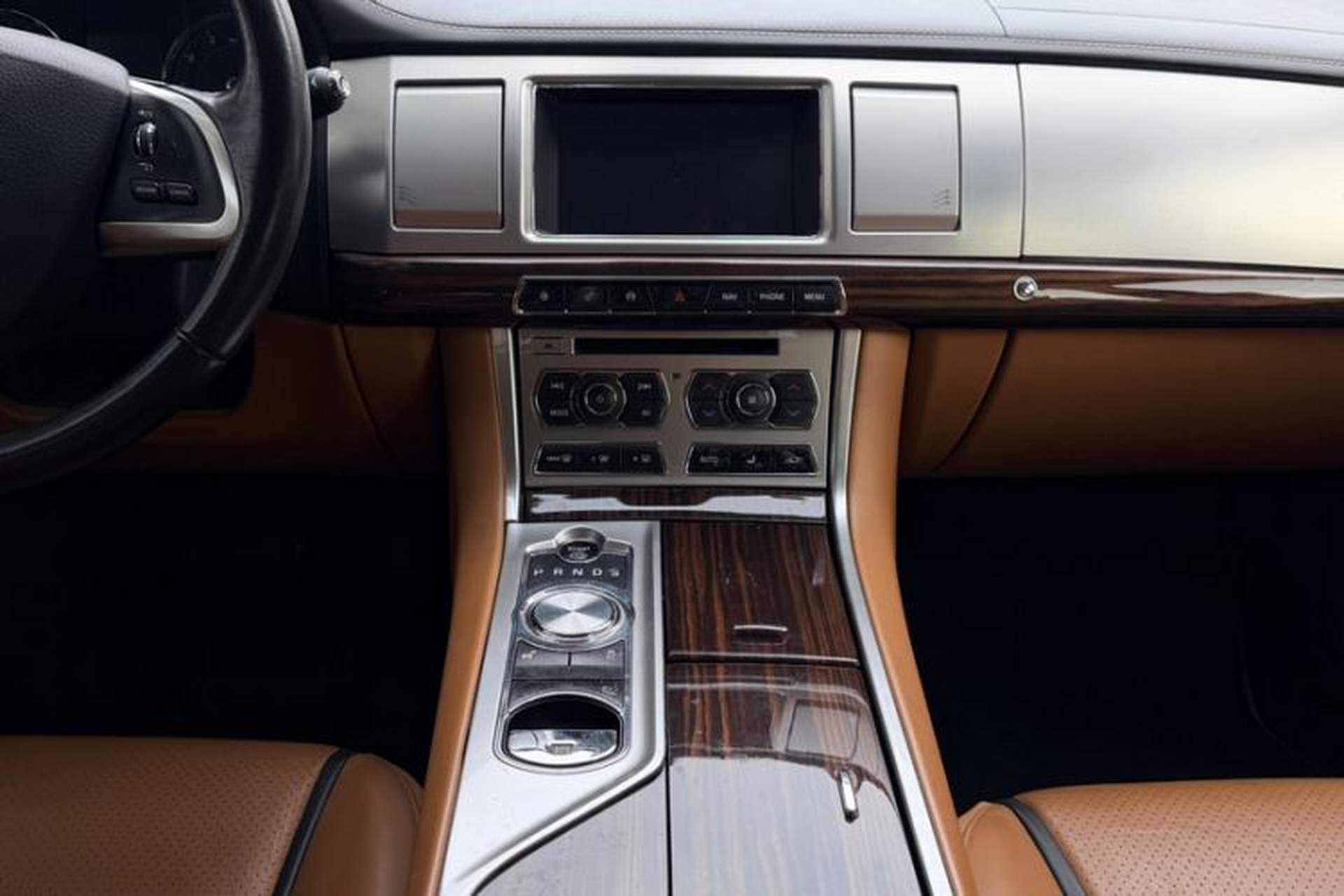 Used Jaguar XF 2014 XF 2.0T Luxury Edition Gear Lever