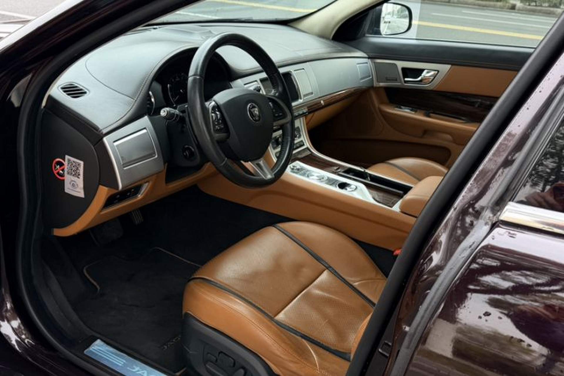 Used Jaguar XF 2014 XF 2.0T Luxury Edition Interior 1
